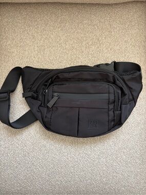 AVALANCHE - Crossbody Bag / Fannypack - New Without Tags